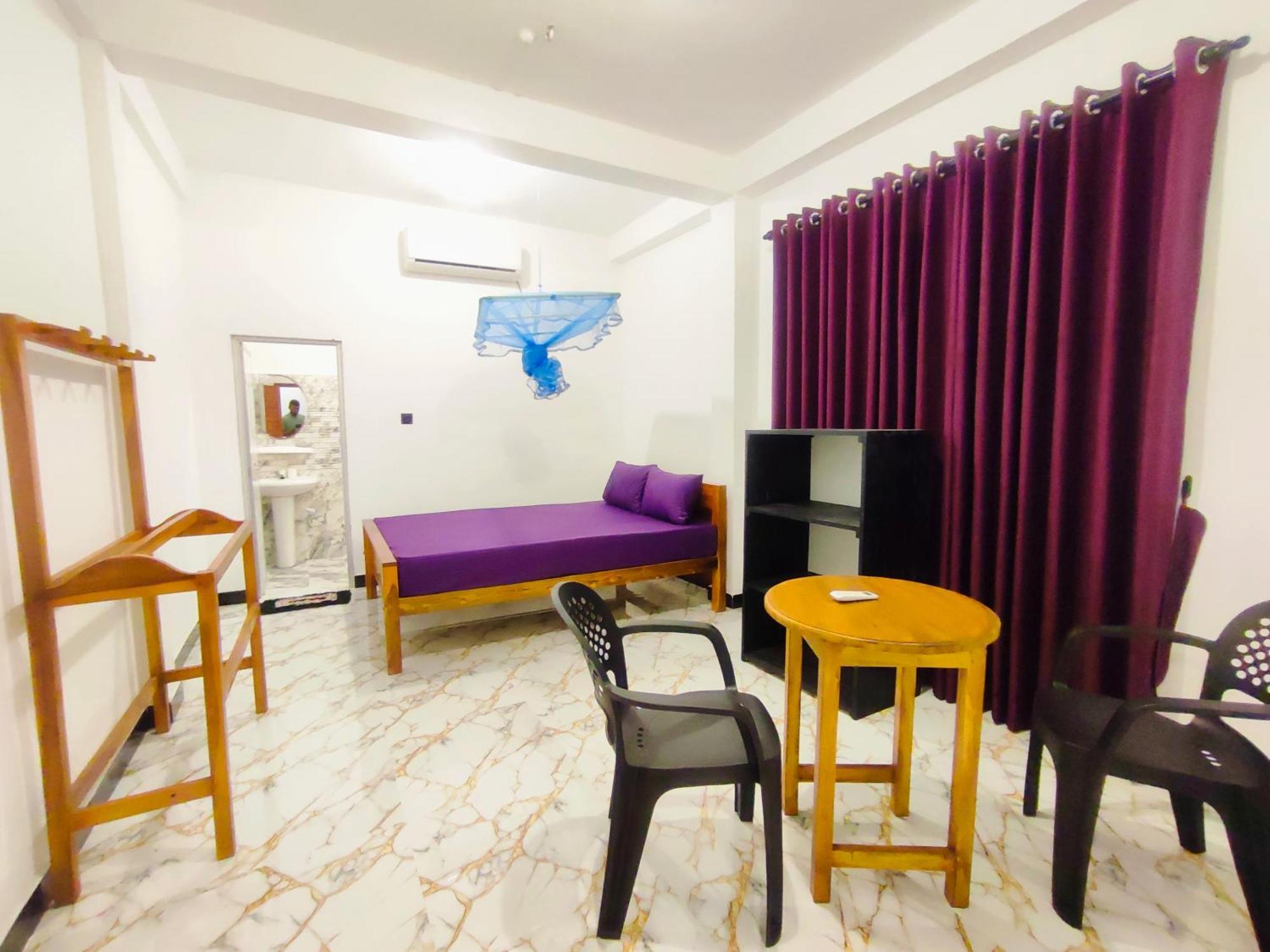 Hilton Cottage Trincomalee Exteriör bild